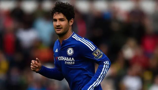 窗口期科林蒂安调整名单以备英超;战术微调环节打磨;令人意外;年轻球员获得机会的简单介绍 窗口期科林蒂安调整名单以备英超;战术微调环节打磨;令人意外;年轻球员获得机会的简单介绍