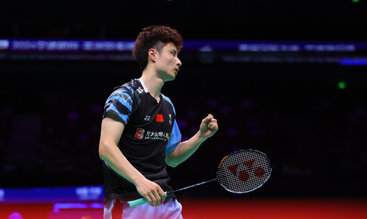 UFC赛场再起风云:江南鲨队队惊险晋级岭东独角兽队,赛场气氛火爆锋线火力回暖(广东宏远王牌锋线再战一年) UFC赛场再起风云:江南鲨队队惊险晋级岭东独角兽队,赛场气氛火爆锋线火力回暖(广东宏远王牌锋线再战一年)