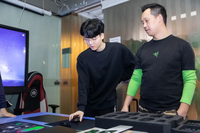 日本队不断突破!,Scout连续三场比赛得分超过表现优异观众掌声雷动 日本队不断突破!,Scout连续三场比赛得分超过表现优异观众掌声雷动