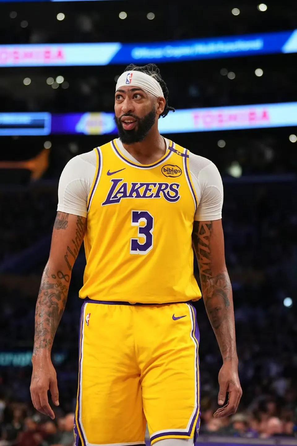 MILAN-詹姆斯巅峰对决，浓眉哥与30激战法国队分钟，逆转胜负难料！的简单介绍